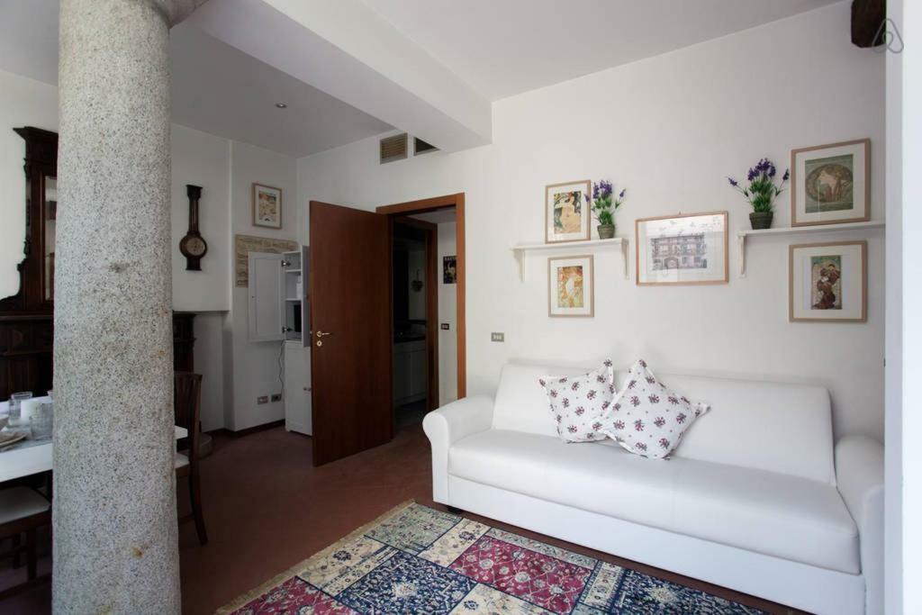 Charming Navigli — Photos 1